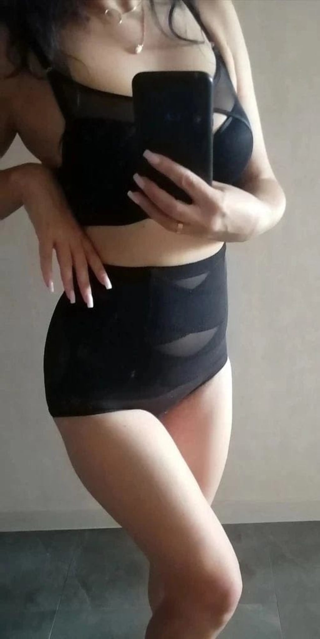 Majtki modelujące z wysokim stanem po porodzie